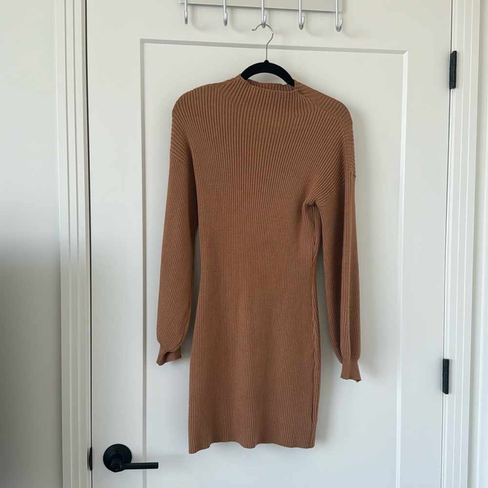VICI COLLECTION funnel necked ribbed sweater dress